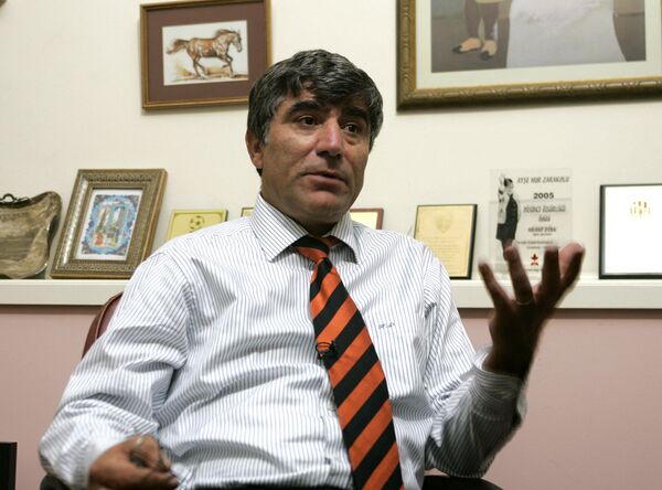 Թուրքիայում սպանված հայազգի լրագրող, «Ակոս» թերթի խմբագրապետ Հրանտ Դինք։ Նրան սպանել են 2007թ–ի հունվարի 19–ին Ստամբուլում` հենց խմբագրության դիմաց: Թուրքիայում սպանված հայազգի լրագրող, «Ակոս» թերթի խմբագրապետ Հրանտ Դինք։ Նրան սպանել են 2007թ–ի հունվարի 19–ին Ստամբուլում` հենց խմբագրության դիմաց: - Sputnik Արմենիա