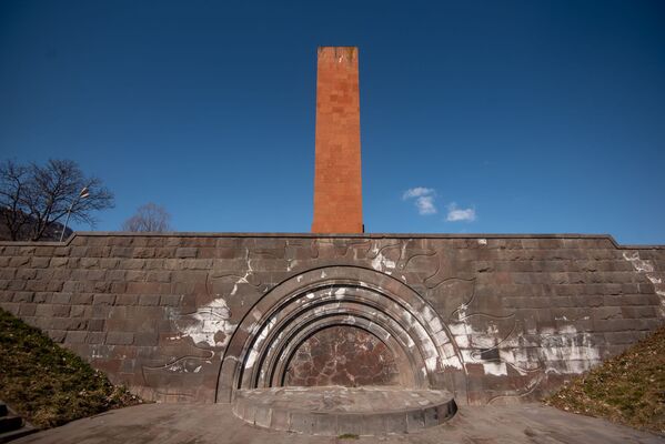 Мемориал памяти павших в Великой Отечественной войне в городе Горисе - Sputnik Армения