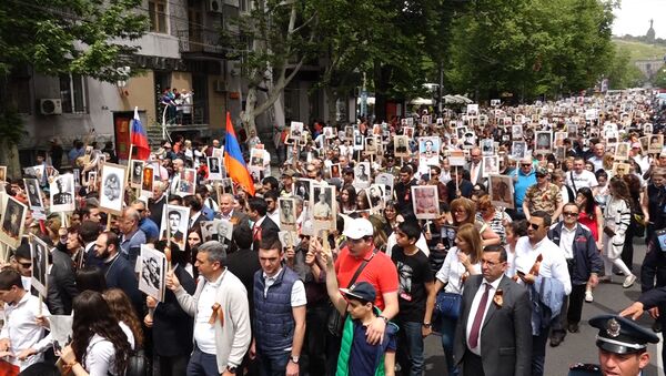 По улицам Еревана прошел Бессмертный полк - Sputnik Армения