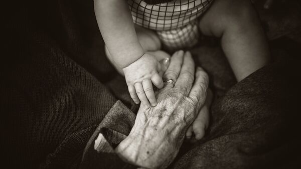 Бабушка с внуком - Sputnik Армения