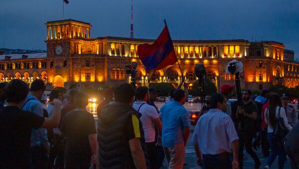 Противники Роберта Кочаряна проводят шествие по центральным улицам столицы (18 мая 2019). Еревaн - Sputnik Армения