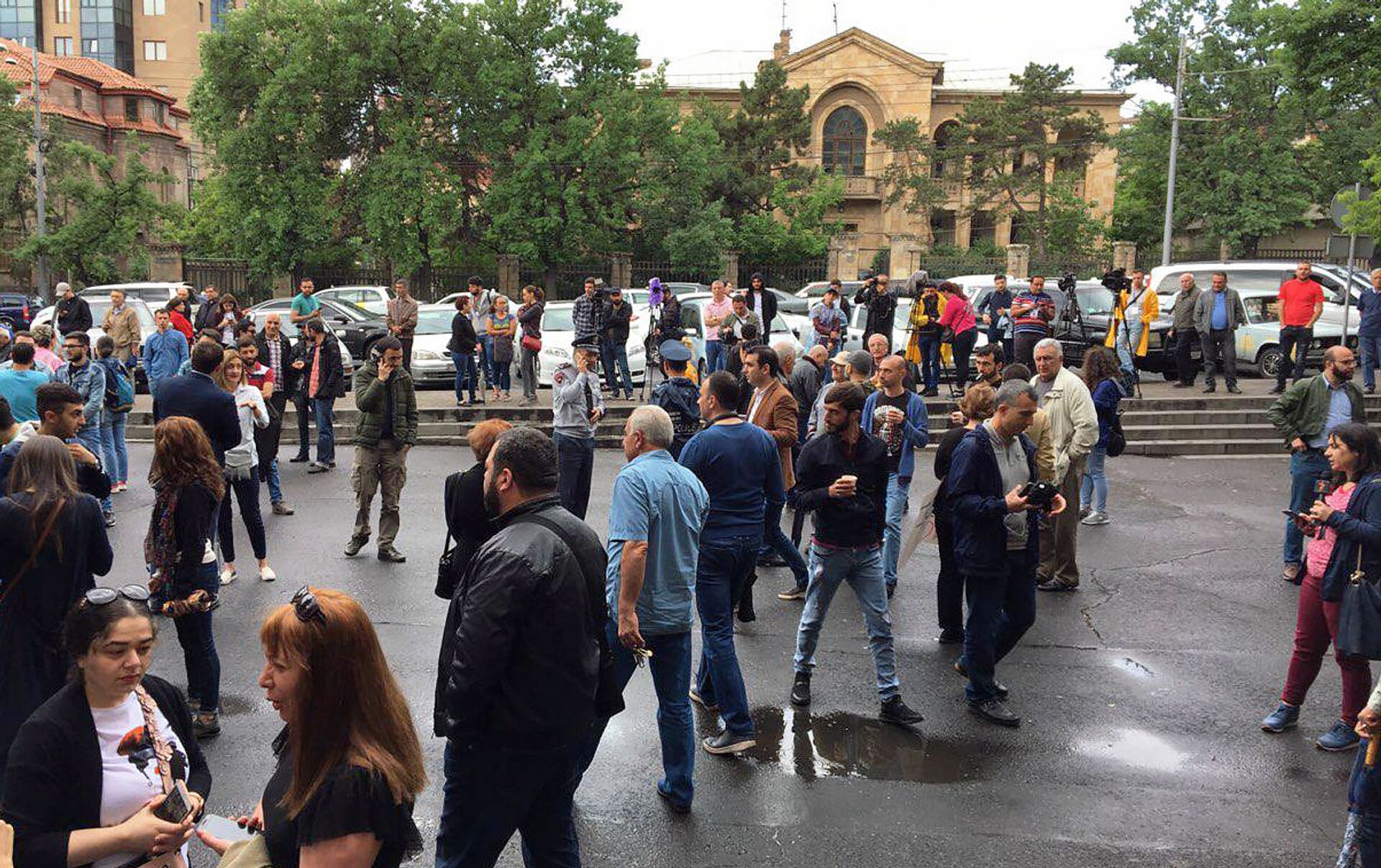 Политологи о ситуации в армении. Спутник Armenia. Спутник Армения новости. Спутник Армения новости сегодня. Армянские последние новости на русском языке.