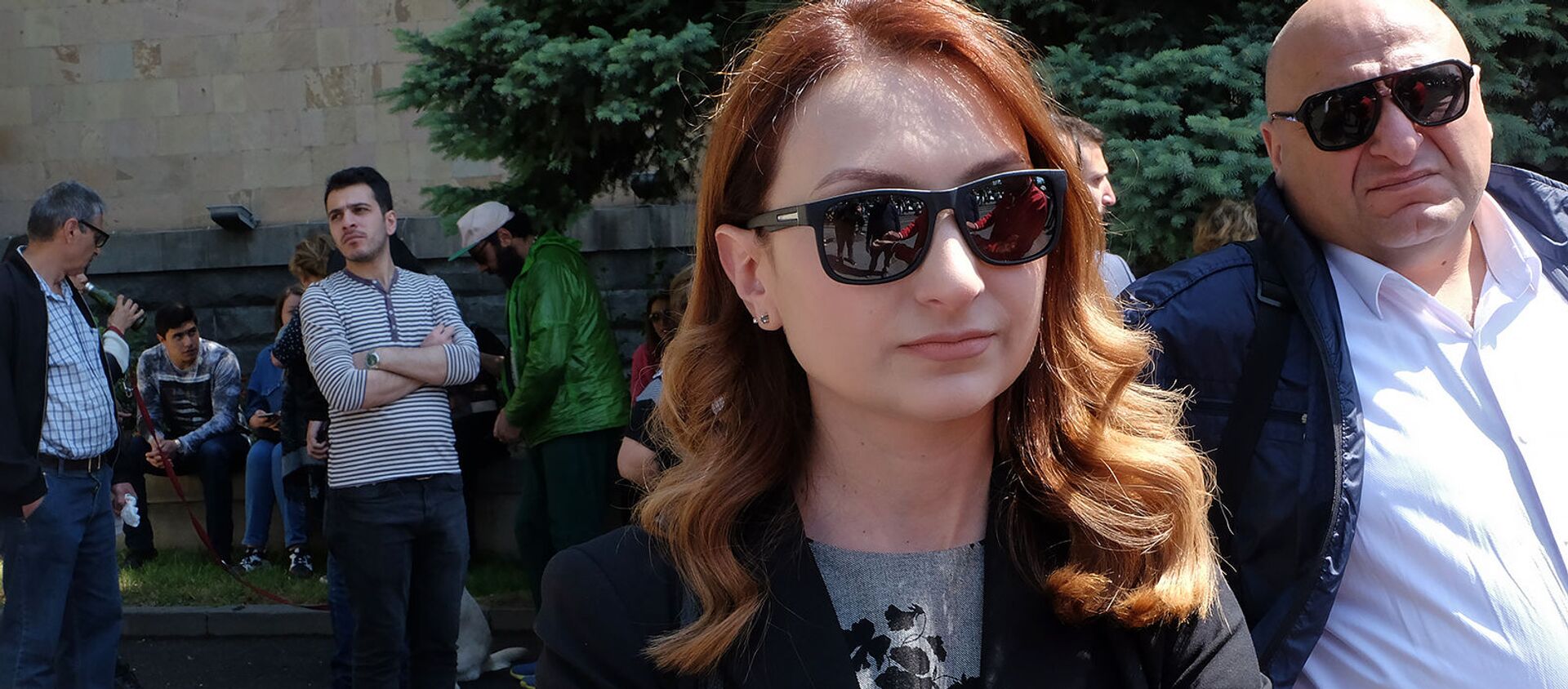 Руководитель фракции Мой шаг Лилит Макунц перед зданием Конституционного суда (20 мая 2019). Еревaн - Sputnik Արմենիա, 1920, 05.04.2021