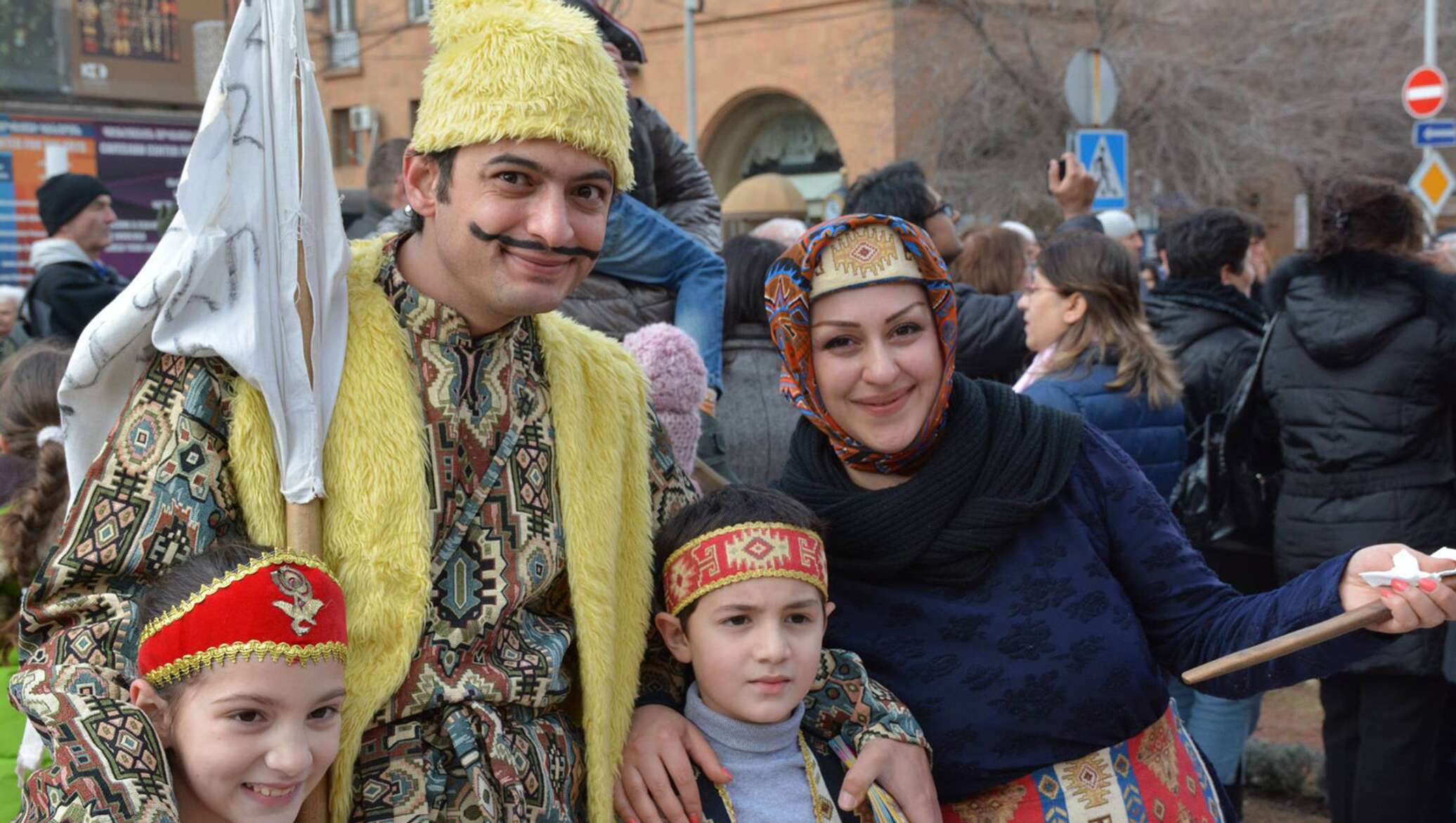 Что за народ армяне. Бун Барекендан. Барекендан армянский праздник. Трндез армянский праздник. Масленица в Армении.