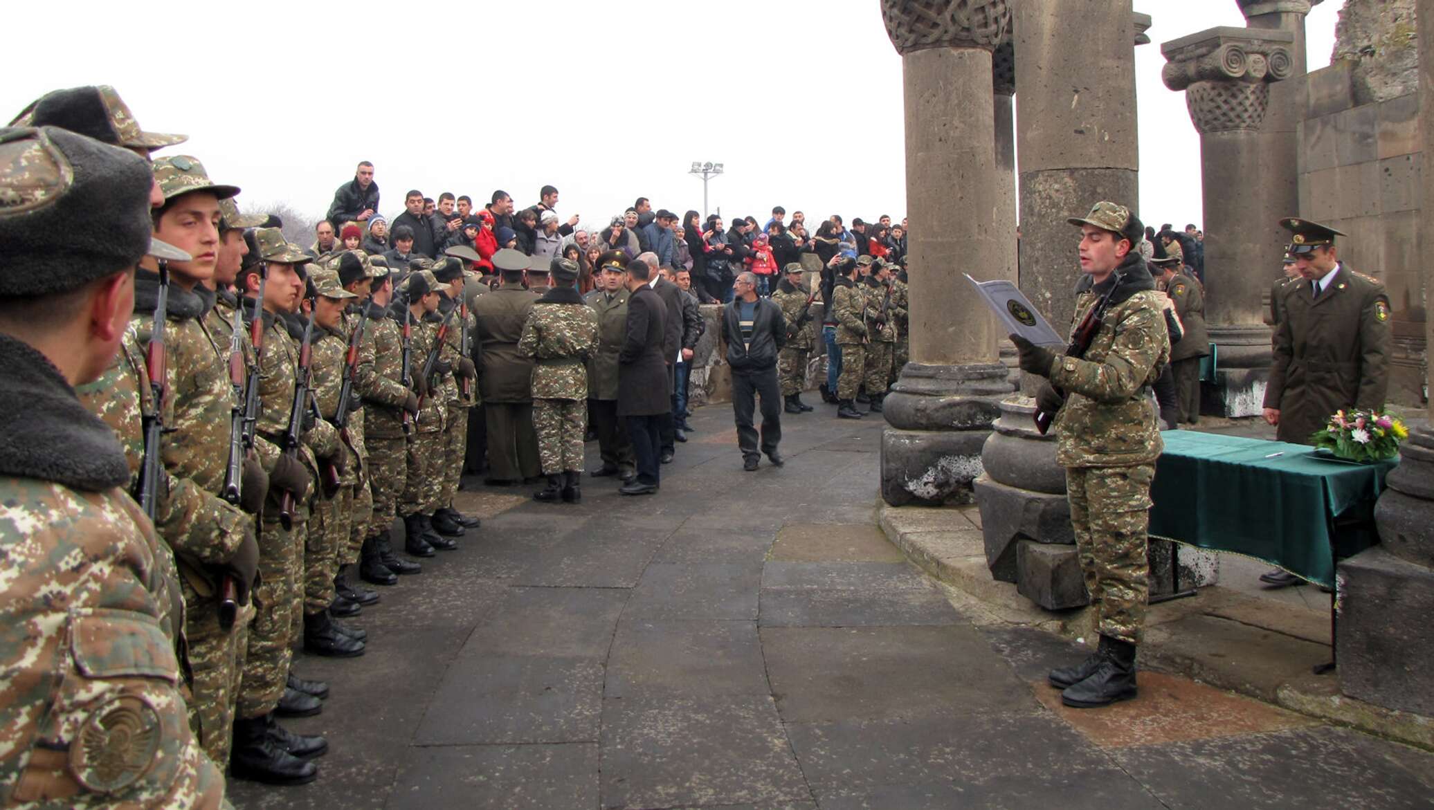 Армянски ру. Войсковая часть 09400 Эчмиадзин. Воинская часть 09400 Эчмиадзин Армения. Присяга Армении. Армянский призывник.