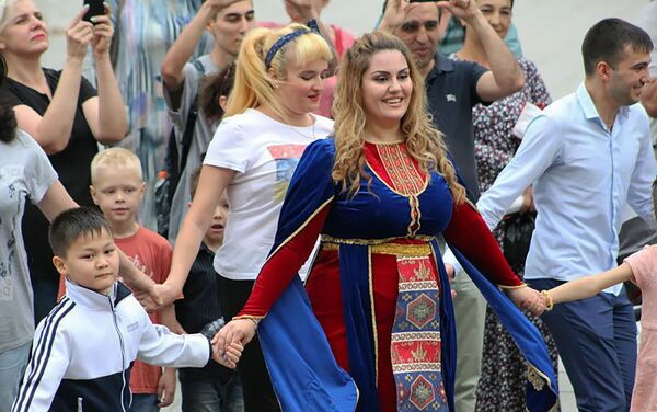 «Արի պարի Քոչարիին» միացել է նաև Ուզբեկստանի հայ համայնքը - Sputnik Արմենիա