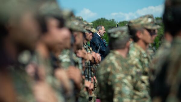 Выступление премьер-министра Никола Пашиняна во время празднования Первой республики (28 мая 2019). Сардарапат - Sputnik Արմենիա