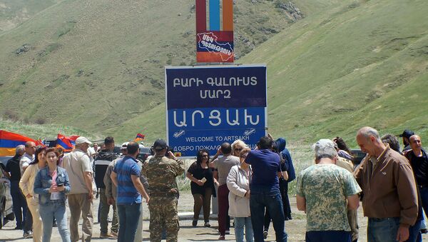 Измененная табличка при въезде в Карабах - Sputnik Արմենիա