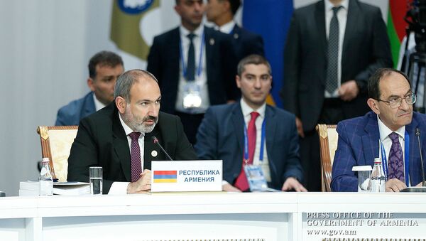 Делегация Армении во главе с премьер-министром Николом Пашиняном на заседании Высшего Евразийского экономического совета (29 мая 2019). Нур-Султан - Sputnik Армения