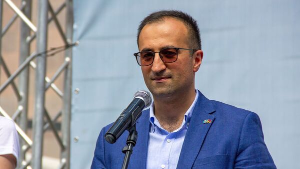 Министр здравоохранения Арсен Торосян на флэш-мобе приуроченному к Международному дню без тобака (31 мая 2019). Еревaн - Sputnik Армения