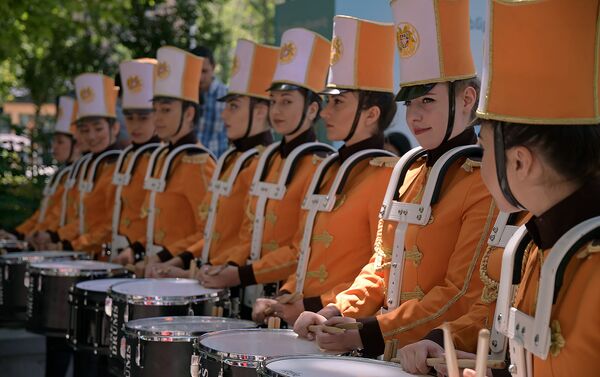 Барабанщицы Yerevan Drums на открытии отреставрированного парка Новый Ереван (1 июня 2019). Ереван - Sputnik Армения