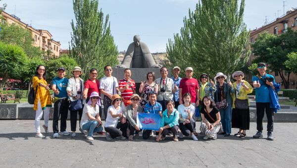 Туристы из Китая в Ереване - Sputnik Армения