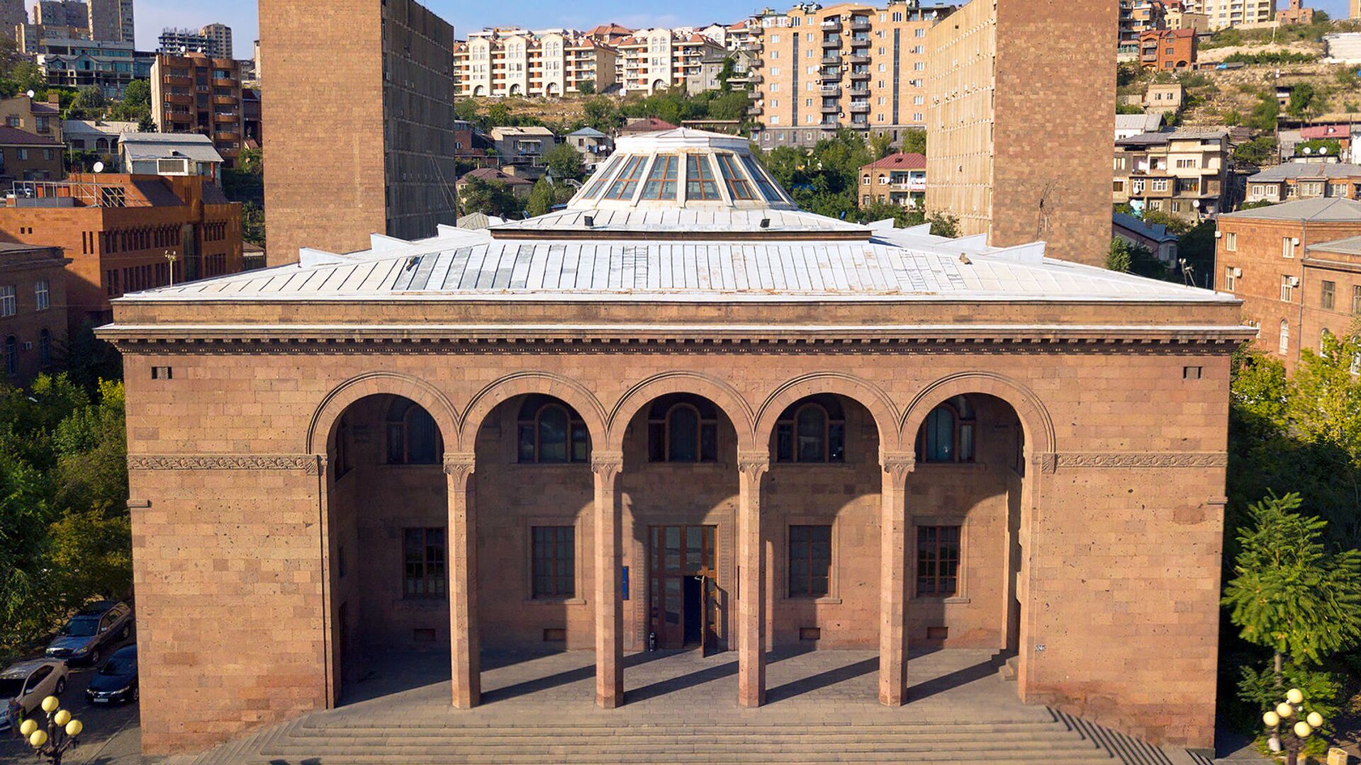 Здание Национальной Академии наук Армении - Sputnik Армения, 1920, 04.08.2021