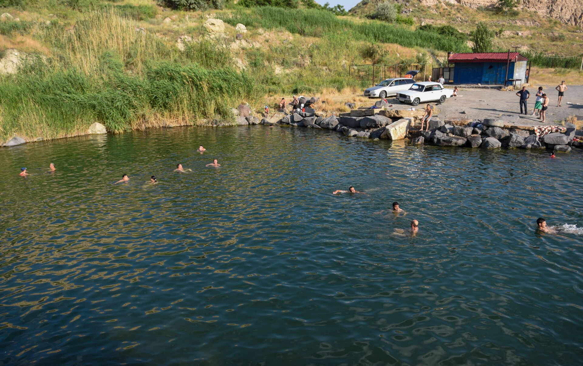 Ереванское водохранилище фото