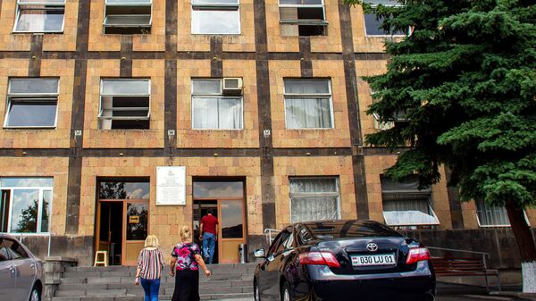 Здание администрации административного района Нор Норк в Ереване - Sputnik Армения
