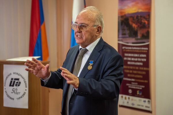 Россияне это ценят: как резко увеличить приток туристов в Армению Россияне это ценят: как резко увеличить приток туристов в Армению - Sputnik Армения