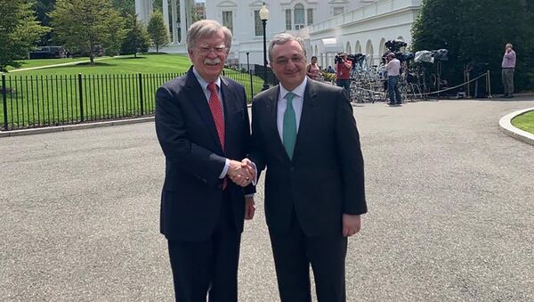 Зограб Мнацаканян и Джон Болтон на встрече в Вашингтоне (20 июля 2019). Вашингтон - Sputnik Армения
