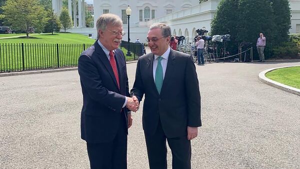 Зограб Мнацаканян и Джон Болтон на встрече в Вашингтоне (20 июля 2019). Вашингтон - Sputnik Արմենիա