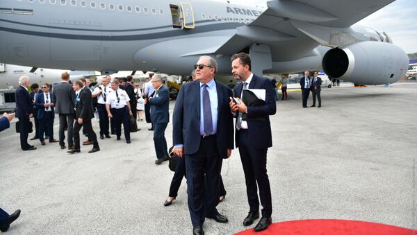 Президент РА Армен Саркисян встретился в Париже с руководителями компаний Airbus и Air Asia - Sputnik Արմենիա