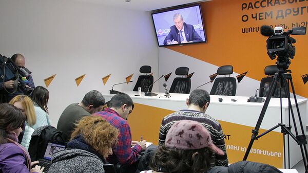 Пресс-конференция генерального секретаря ОДКБ Николая Бордюжи в пресс-центре Sputnik Армения - Sputnik Արմենիա