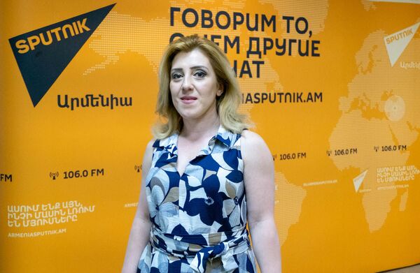 Facebook-ի ծուղակն ու տրաֆիկը. հայկական ԶԼՄ–ների ղեկավարները հանդիպեցին ռուս փորձագետի հետ Facebook-ի ծուղակն ու տրաֆիկը. հայկական ԶԼՄ–ների ղեկավարները հանդիպեցին ռուս փորձագետի հետ - Sputnik Արմենիա