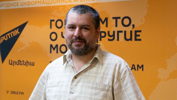 Координатор сайта Razm.info Карен Вртанесян на модуле SputnikPro (29 июня 2019). Еревaн - Sputnik Армения