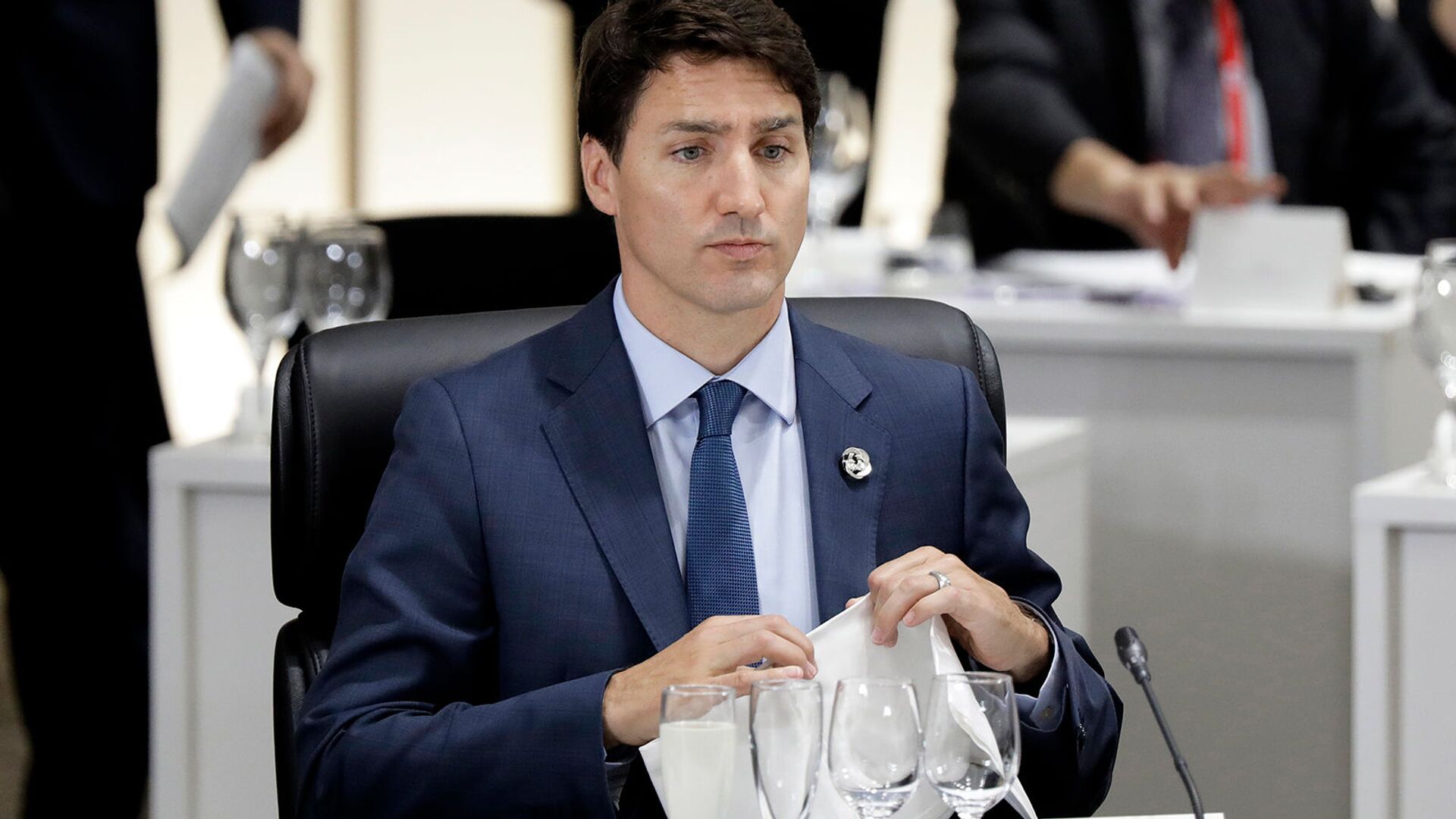 Премьер-министр Канады Джастин Трюдо во время рабочего обеда на саммите G-20 (28 июня 2019). Осака - Sputnik Армения, 1920, 07.04.2022