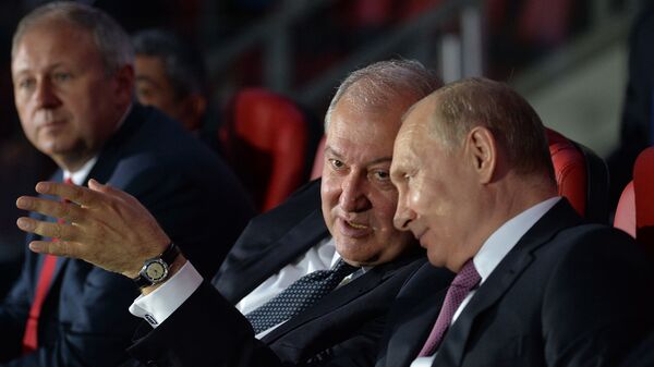 Президенты Армении и России Армен Саркисян и Владимир Путин на торжественной церемонии закрытия Вторых Европейских игр (30 июня 2019). Минск - Sputnik Արմենիա