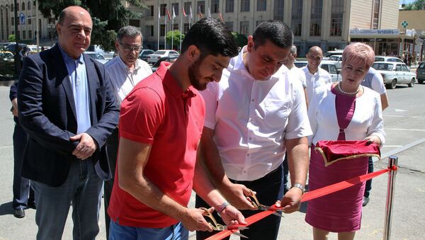 Открытие смарт-остановки на площади Вардананц (2 июля 2019). Гюмри - Sputnik Армения