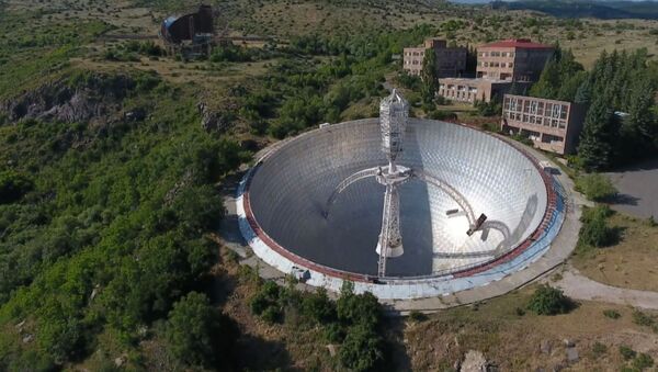 Заброшенный гигантский радиотелескоп советских времён спрятался в горах Армении  - Sputnik Արմենիա