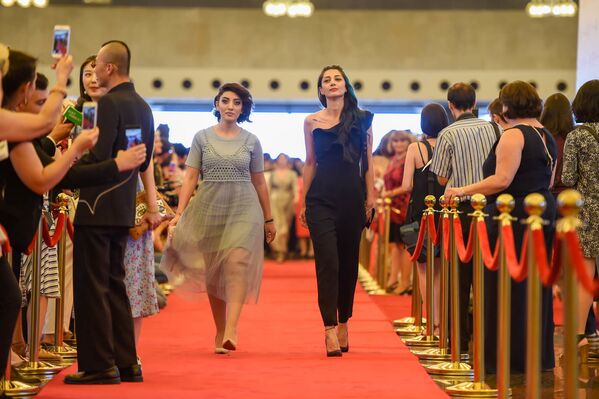 Гости церемонии открытия XVI Ереванского международного кинофестиваля Золотой абрикос - Sputnik Армения