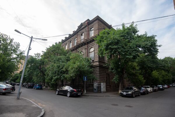 Մարգարյան հիվանդանոցը կառավարության ժամանակավոր կացարանը պիտի լիներ. ծննդատան պատմությունը Մարգարյան հիվանդանոցը կառավարության ժամանակավոր կացարանը պիտի լիներ. ծննդատան պատմությունը - Sputnik Արմենիա