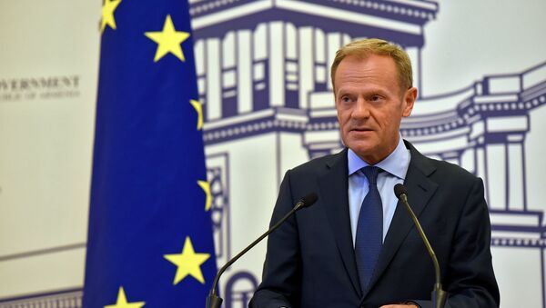 Председатель Европейского совета Дональд Туск на встрече с премьер-министром Армении Никoлом Пaшиняном (10 июля 2019). Еревaн - Sputnik Արմենիա