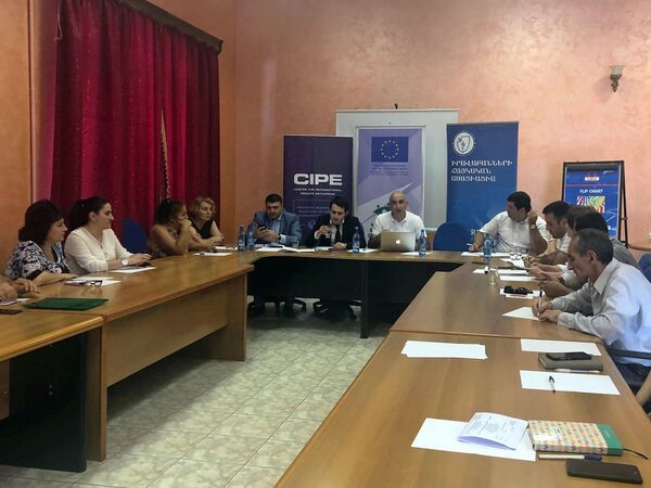 Ինչպե՞ս է Հայաստանը պայքարելու կոռուպցիայի դեմ. շիրակցիներին էլ է մտահոգում այս հարցը Ինչպե՞ս է Հայաստանը պայքարելու կոռուպցիայի դեմ. շիրակցիներին էլ է մտահոգում այս հարցը - Sputnik Արմենիա