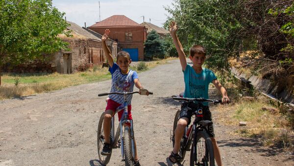 Жители Аруча - Арсен и Айк - Sputnik Армения