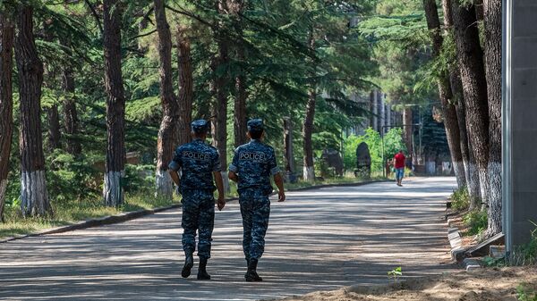 Полицейские на улицах в Иджеване - Sputnik Արմենիա