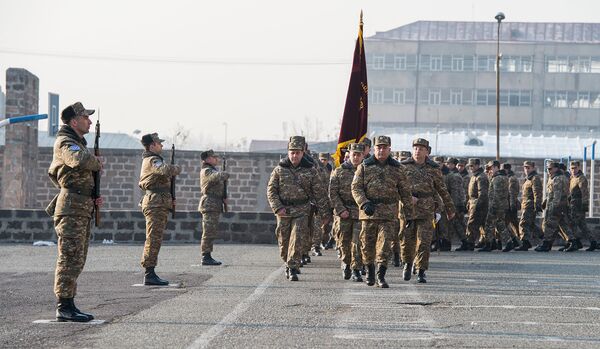 Торжественный марш миротворческой бригады ВС Армении Торжественный марш миротворческой бригады ВС Армении - Sputnik Армения
