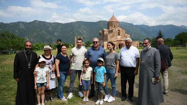 Президент Армен Саркисян посетил монастырский комплекс  Одзуна в рамках рабочего визита в Лорийскую область (20 июля 2019). Одзун - Sputnik Արմենիա