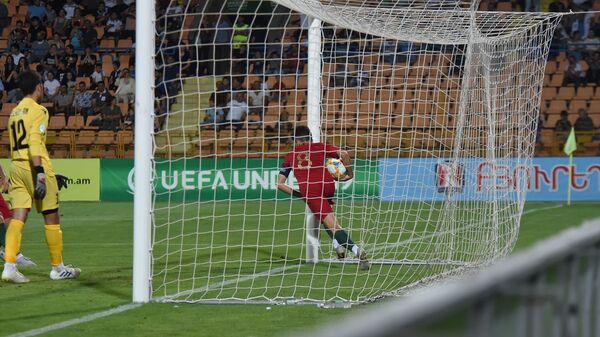 Футбольный матч ЧЕ U-19 между молодежными сборными Португалии и Армении (20 июля 2019). Еревaн - Sputnik Армения