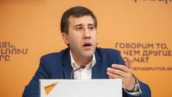 Рубен Меликян на пресс-конференции в мультимедийном пресс-центре Sputnik (26 июля 2019). Еревaн - Sputnik Արմենիա