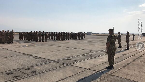 Бригада миротворцев ВС Армении перед вылетом в Афганистан (31 июля 2019). Еревaн - Sputnik Армения