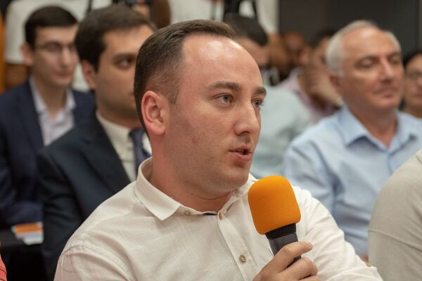 Տոն, որ կրկնակի են նշում քաղաքագետը, գիտնականն ու սեքսապաթոլոգը Տոն, որ կրկնակի են նշում քաղաքագետը, գիտնականն ու սեքսապաթոլոգը - Sputnik Արմենիա