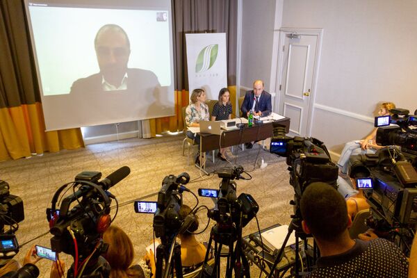 Санитек может подать в арбитражный суд и требует от мэрии Еревана пересмотра договора Санитек может подать в арбитражный суд и требует от мэрии Еревана пересмотра договора - Sputnik Армения