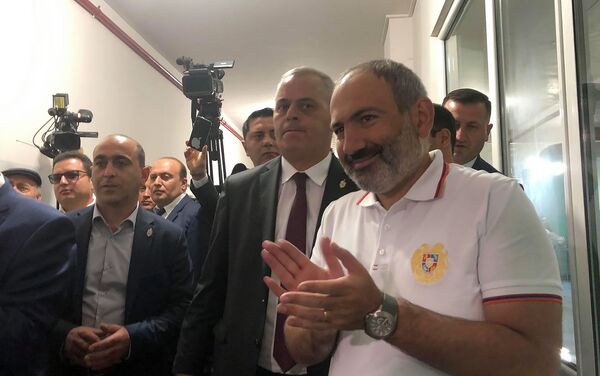 Премьер-министр Никол Пашинян на открытии хлопкопрядильной фабрики в Маралике Премьер-министр Никол Пашинян на открытии хлопкопрядильной фабрики в Маралике - Sputnik Армения