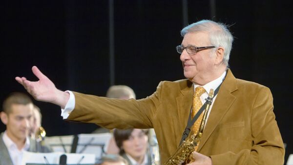 Джазовый саксофонист, дирижер и композитор Георгий Гаранян во время концерта (11 января 2010). Уфa - Sputnik Արմենիա