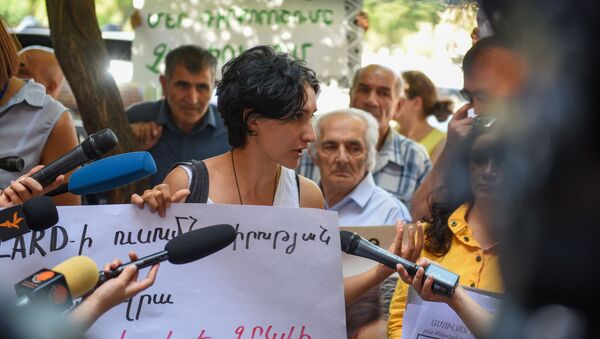 Акция протеста противников Амулсарского рудника перед Домом правительства (15 августа 2019). Еревaн - Sputnik Армения