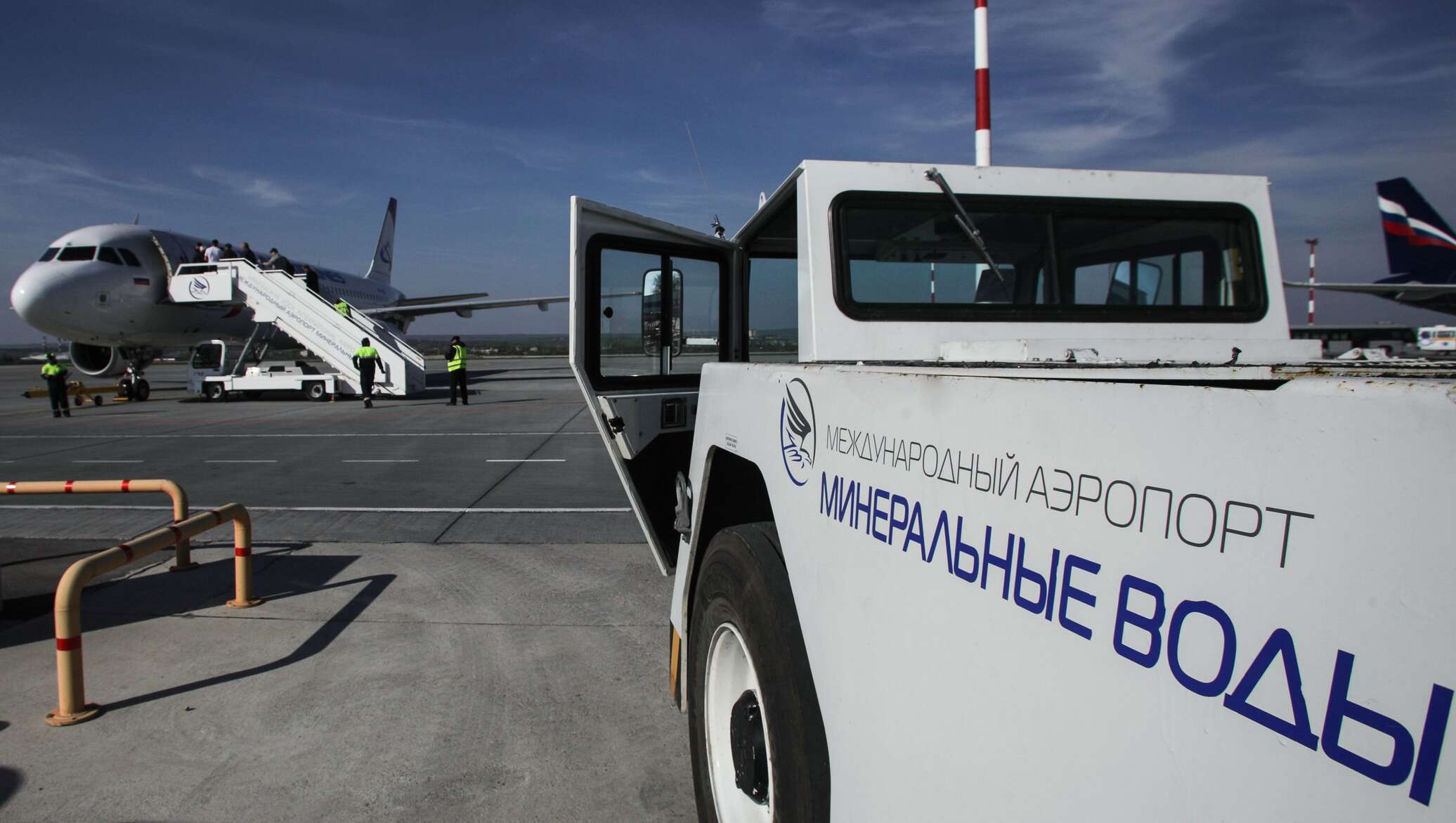 Гарик Мурадян спас от \"машины-убийцы\" женщин и ребенка в аэропорту ...