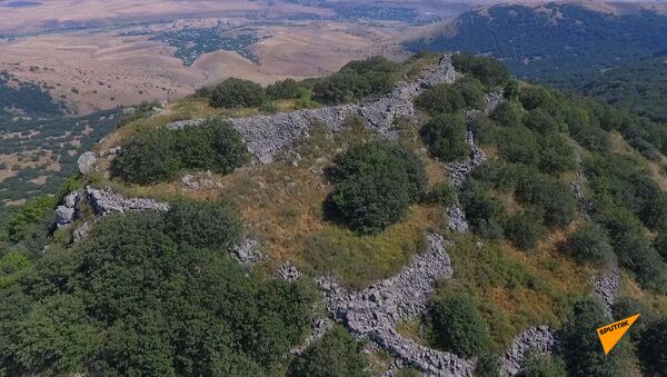 Թղիթ ամրոց, Ծաղկեվանք մատուռ. Ծաղկունյաց լեռների պատմական գաղտնիքները - Sputnik Արմենիա