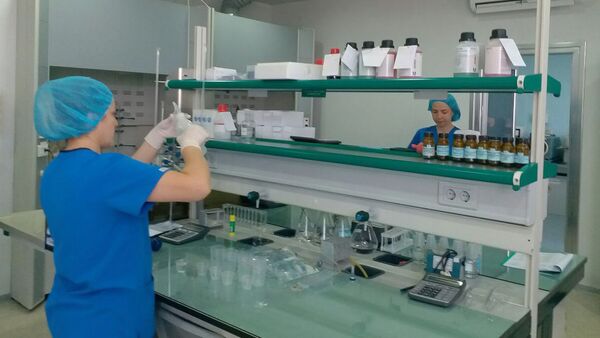 Производство лекарств в Армении на фармацевтическом заводе Ликвор - Sputnik Армения