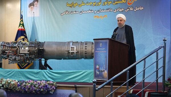 Президент Ирана Хасан Роухани во время презентации ЗРК иранского производства Бавар-373 (22 августа 2019). Иран - Sputnik Армения